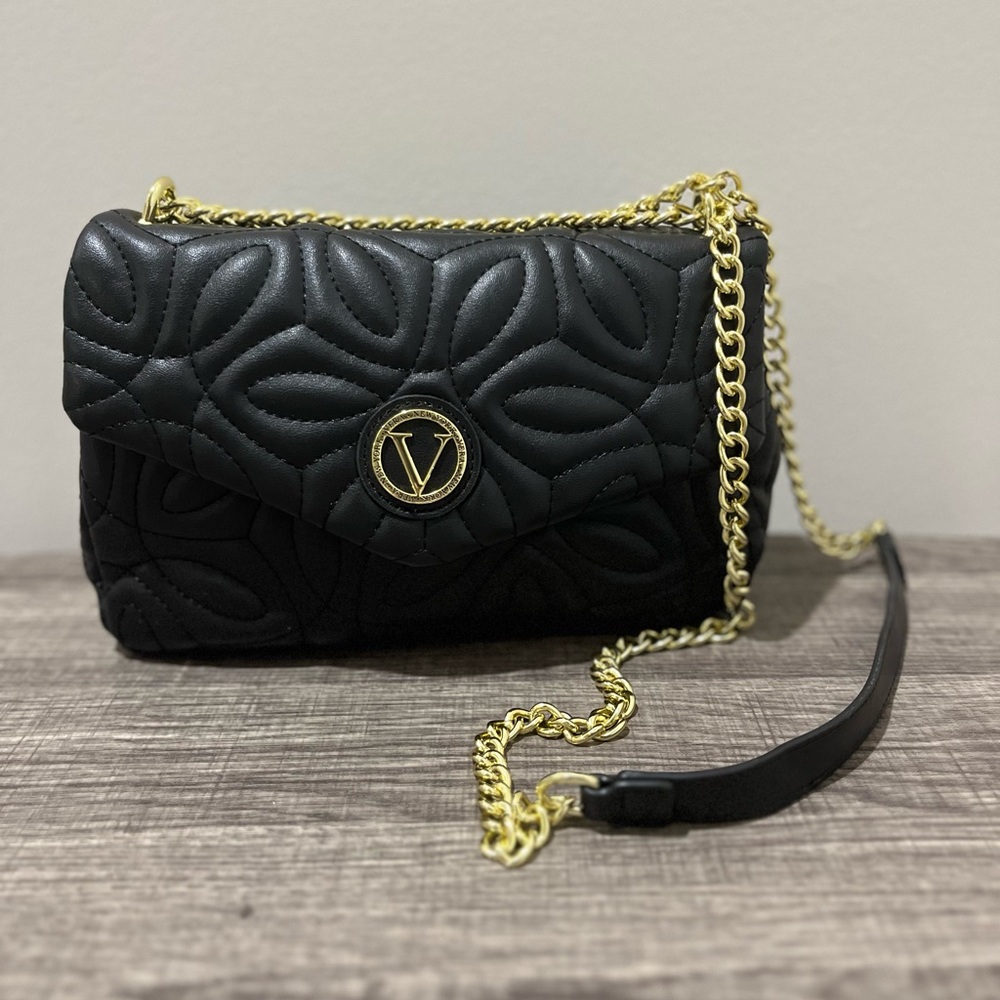 Vera New York Shoulder Bag